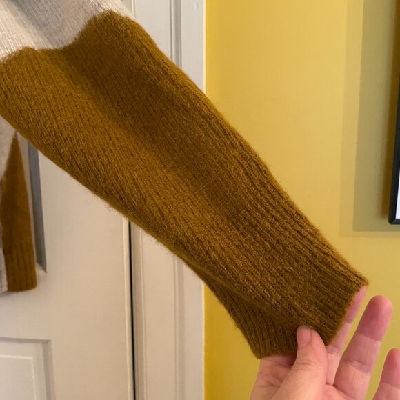 Everlane Camo Crew Neck Sweater - Picture 4 of 15